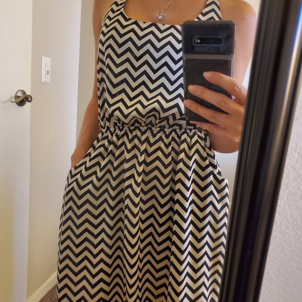 Chevron pattern dress M